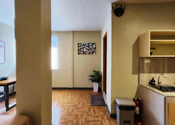 Freddo Apartelle Hotel